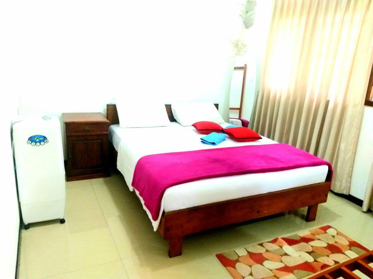 59B Rest Inn Ella Esterno foto